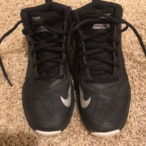 boys basketball shoes size 2.5